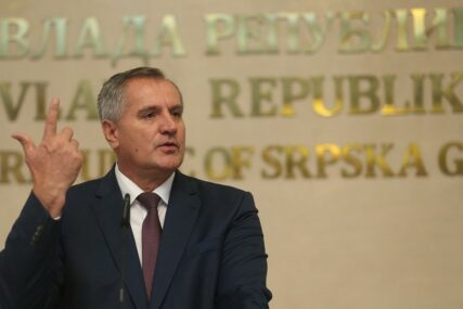 Višković: Ministre i direktore neće moći da sačuvaju stranke