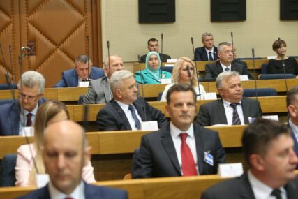 KO ĆE BITI IZABRAN Predložena DVA KANDIDATA za predsjednika Narodne skupštine RS