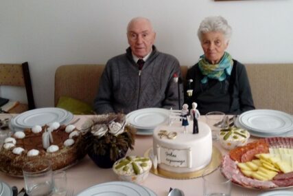 DECENIJE PROŠLE KAO KRATAK SAN Žarko i Zorka Ratković iz Trebinja proslavili 70 godina braka