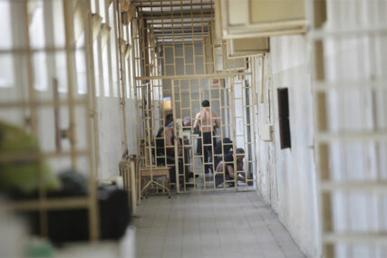 POBUNA U ZATVORU Oko 100 zatvorenika odbilo da se vrati u ćelije