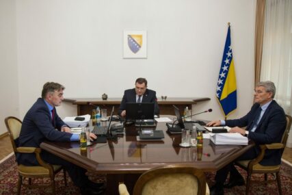 UCJENOM NA UCJENU Inaćenje političkih lidera blokira formiranje vlasti u BiH
