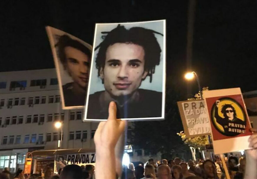 Davor Dragičević sa 263. skupa PRAVDA ZA DAVIDA: Stajaćemo ovdje do 7. aprila