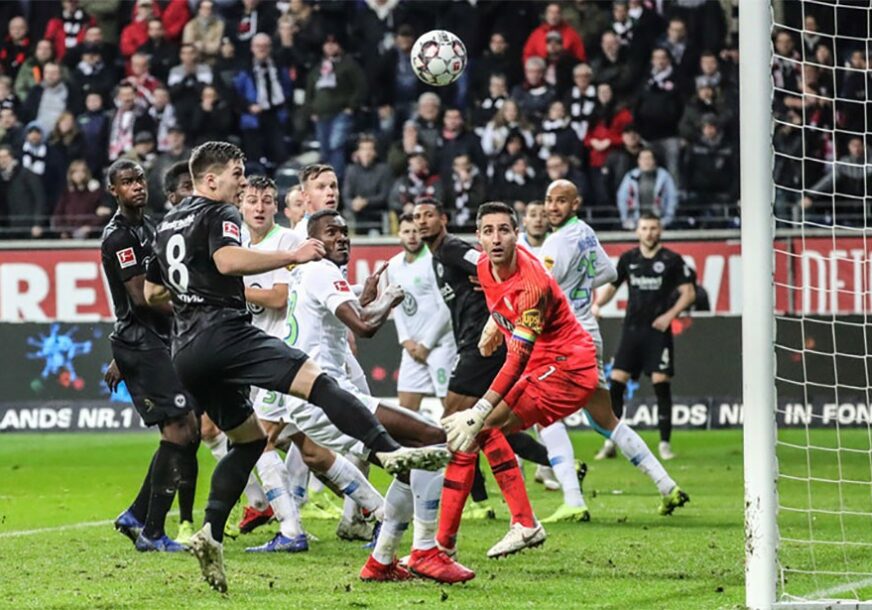 JOVIĆ NASTAVIO DA REŠETA MREŽE Pogodak srpskog reprezentativca nedovoljan da Ajntraht izbjegne poraz od Volfsburga