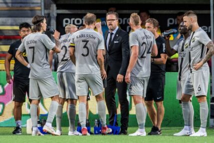 Navijač AIK kupio doživotnu ulaznicu (FOTO)