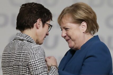 NAJNOVIJA ISTRAŽIVANJA Nijemci zadovoljni Angelom Merkel, AKK gubi popularnost