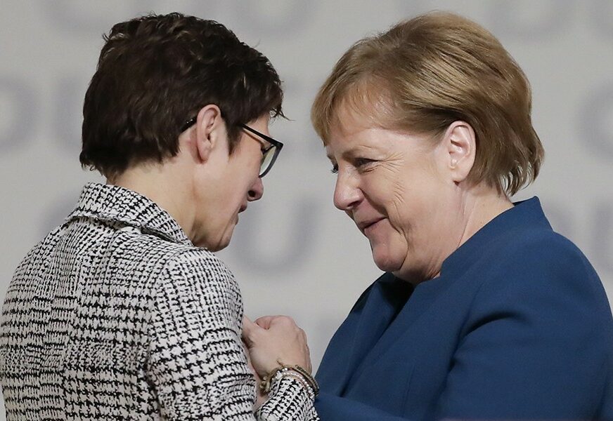 NAJNOVIJA ISTRAŽIVANJA Nijemci zadovoljni Angelom Merkel, AKK gubi popularnost