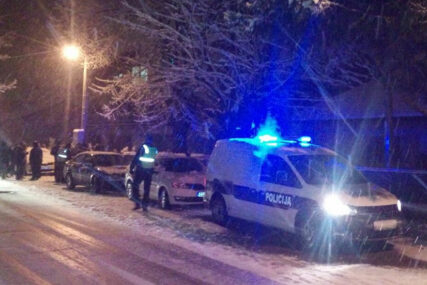 PORODIČNI ZLOČIN KOJI JE ŠOKIRAO REGIJU Policija zatekla potresan prizor, MALIŠANI SU LEŽALI U KRVI, otac se klatio na KONOPCU