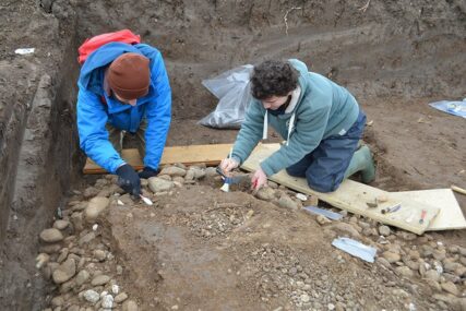Vrijedno arheološko nalazište u Semberiji: Grobnice stare 4.500 godina