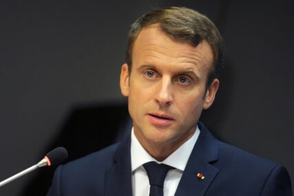 Oglasio se francuski predsjednik: Požar u Notr Damu nacionalna katastrofa