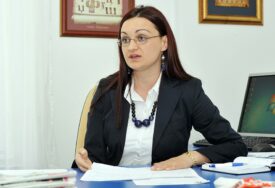 SJELA U DRUGU FOTELJU   Kurtinovićeva sama dala ostavku, više nije direktorka banjalučkih vrtića (FOTO)