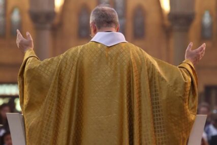 JEZIVA AFERA 300 katoličkih sveštenika optuženo za SEKSUALNO ZLOSTAVLJANJE