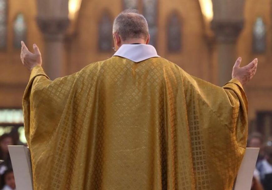JEZIVA AFERA 300 katoličkih sveštenika optuženo za SEKSUALNO ZLOSTAVLJANJE