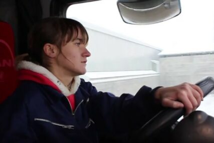 LANA NIJE OBIČNA DJEVOJKA Ima samo 18 godina i ODUŠEVIĆE VAS ono čime se bavi (VIDEO)