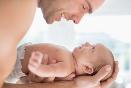 RUSKI STRUČNJAK OTKRIVA TAJNE GENETIKE Šta utiče da dijete liči na majku ili na oca