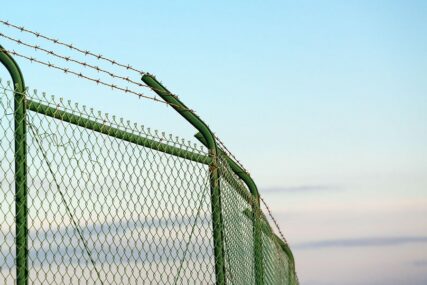 Završeno 60 KILOMETARA OGRADE između Krima i Ukrajine
