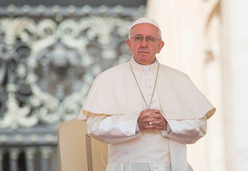 “POMOLIMO SE I RAZMISLIMO” Papa Franjo pozvao da se nikad ne ponove užasi Holokausta