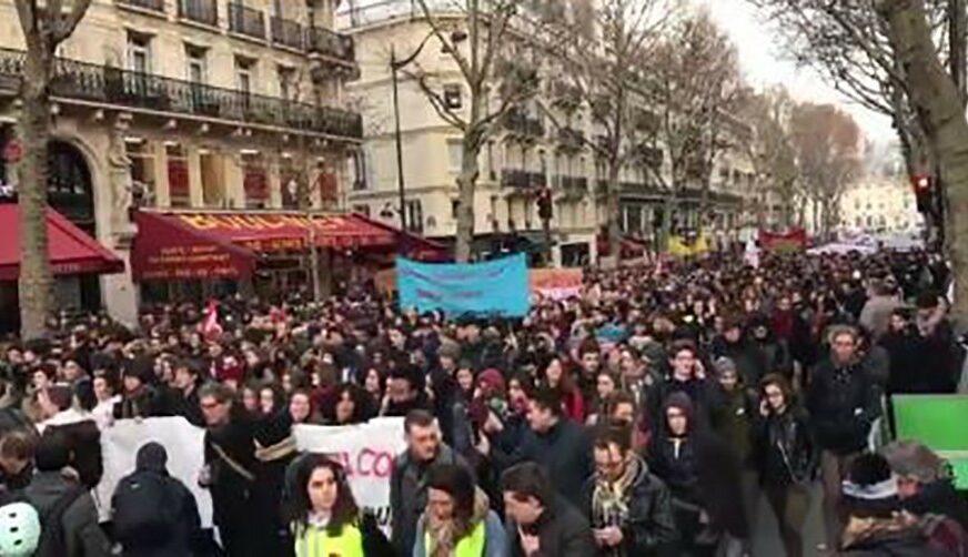 FRANCUZI NE ODUSTAJU Poslije "žutih prsluka" na ulice izašli i NEZADOVOLJNI STUDENTI (VIDEO)