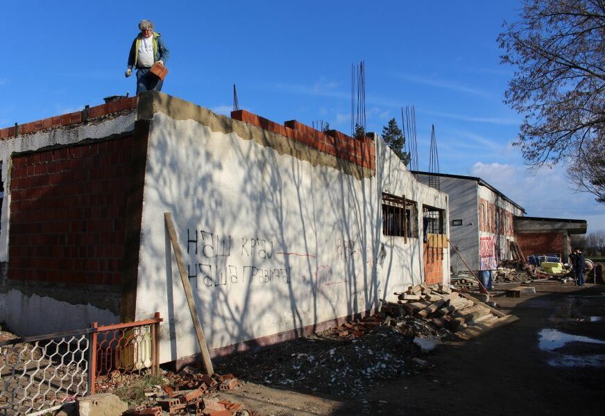 Rekonstrukcija doma u Novoj Topoli: Vlada Srbije pomaže Lijevčanima