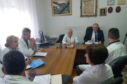 ŠTRAJK ODGOĐEN DO 5. DECEMBRA Sindikalci postigli dogovor sa ministrom i rukovodstvom bolnice u Istočnom Sarajevu