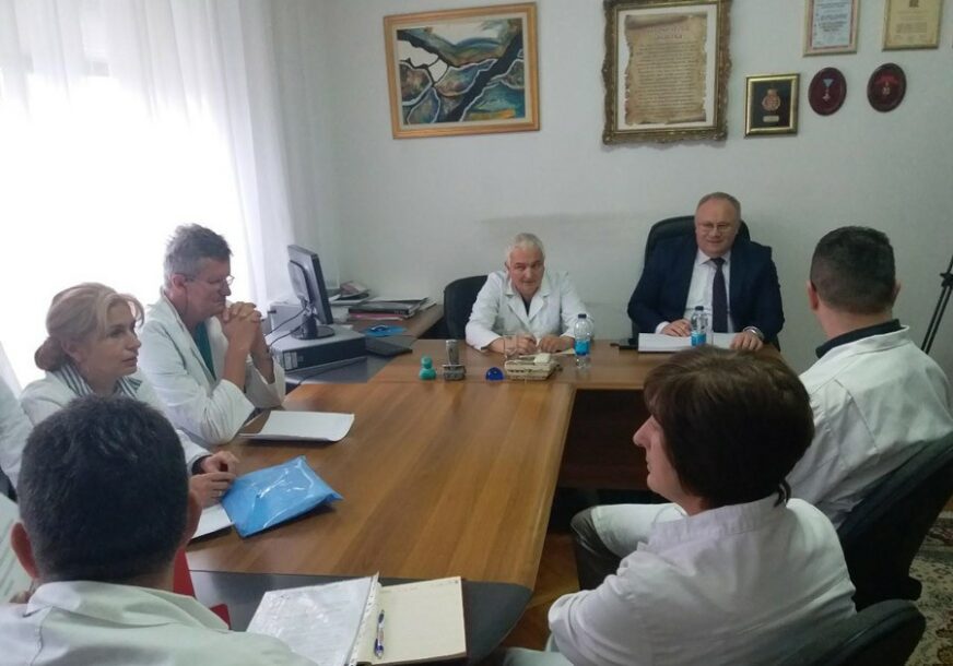 ŠTRAJK ODGOĐEN DO 5. DECEMBRA Sindikalci postigli dogovor sa ministrom i rukovodstvom bolnice u Istočnom Sarajevu