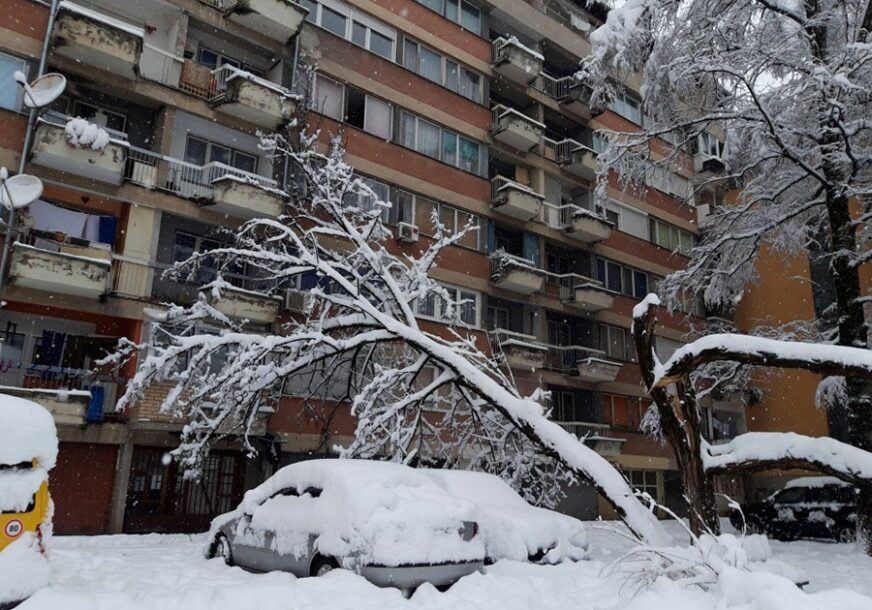 Zbog snijega i neprohodnih puteva NE RADE ŠKOLE na području Konjica i Jablanice