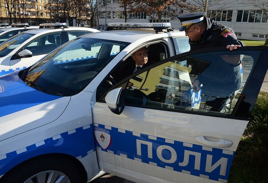 ZA AUTOMOBILE 775.000 KM Banjalučka policija dobila 20 novih vozila (FOTO)