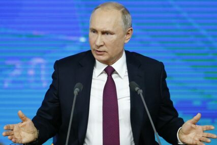 “DOBAR JE GLUMAC” Putin ističe da ne odbacuje kontakte sa predsjednikom Ukrajine