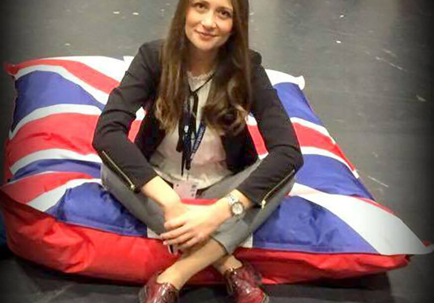 "BRITANCI MOTIVIŠU STUDENTE DA BUDU SAMOSTALNI" Bijeljinka Anja Rajak završila master studije u Londonu