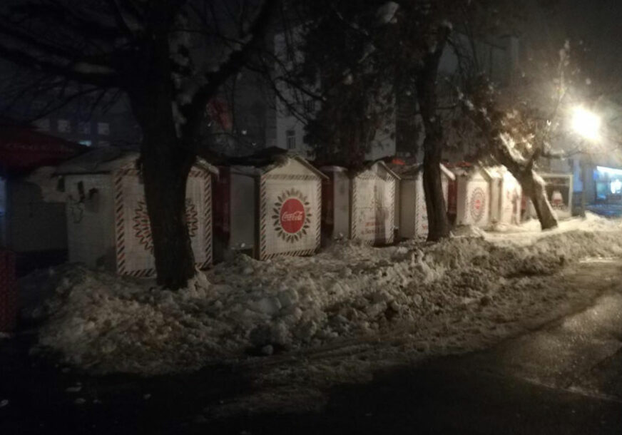 Manifestacija "Banjalučka zima": Kućice u centru grada bile zaključane zbog Nikoljdana