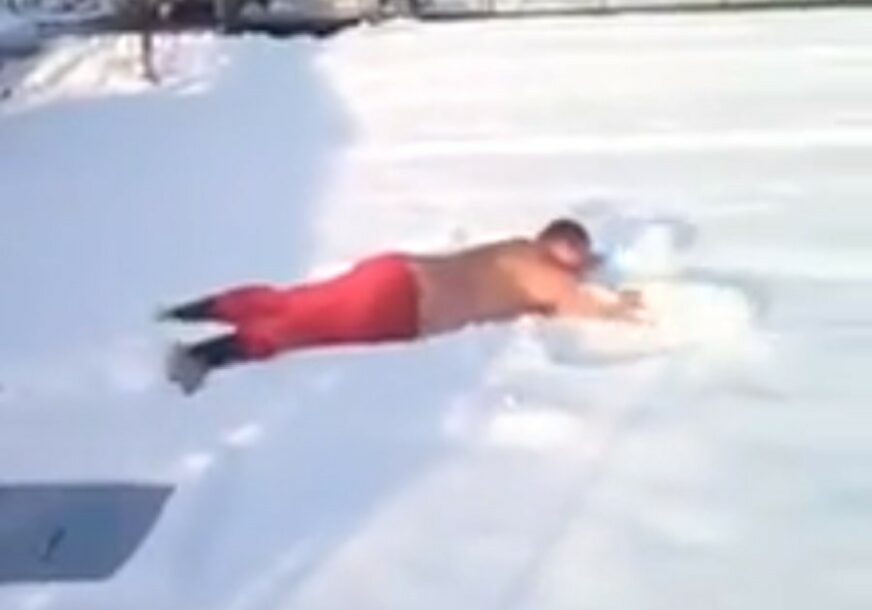 NJEMU MINUS NE MOŽE NIŠTA Skinuo se do pasa i ZARONIO u bijeli prekrivač (VIDEO)