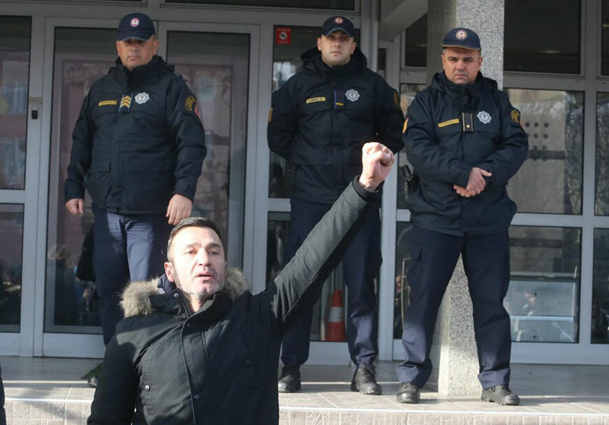 KONSULTACIJE O USLOVIMA PREDAJE Advokat Davora Dragičevića kontaktirao tužioca