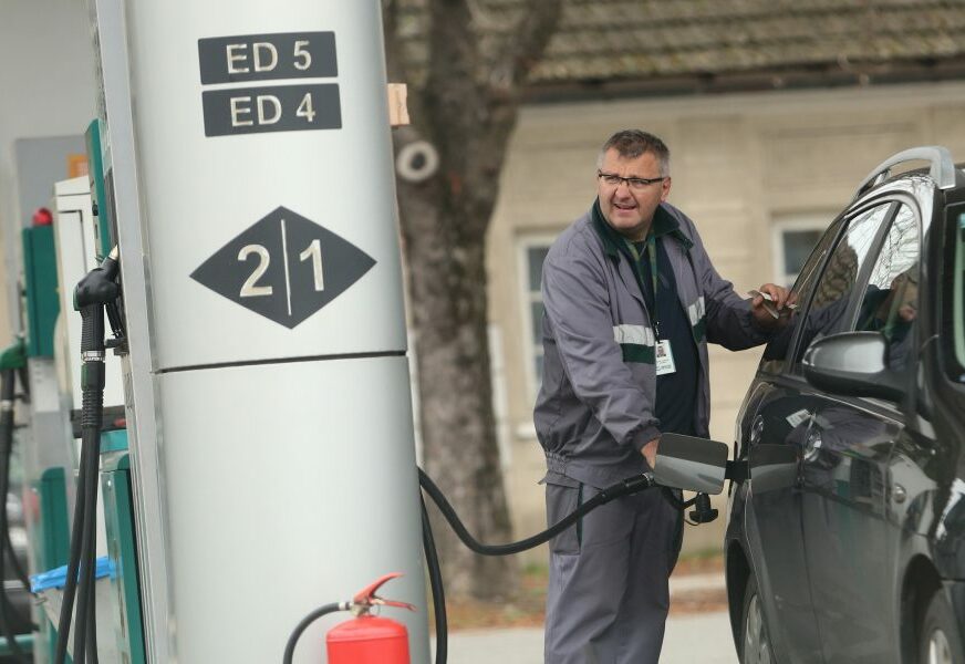 Za pun rezervoar goriva građani BiH moraju da rade DVA DANA: U Njemačkoj je situacija dosta drugačija