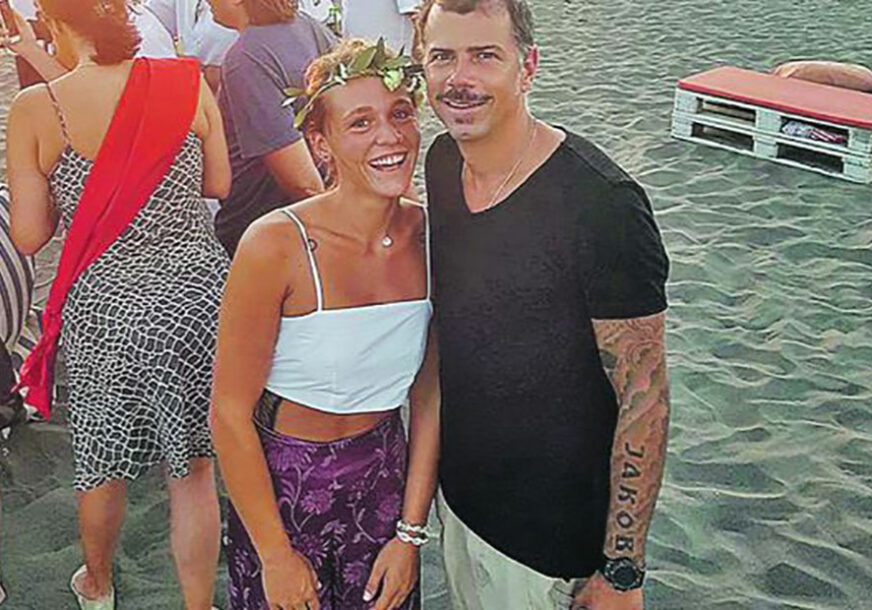 BOSIH NOGU U PIJESKU Kežman i Tara su se vjenčali na plaži, a ona je podijelila NAJEMOTIVNIJU uspomenu