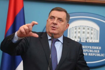 Dodik: Predložićemo izmjene zakona o zastavi