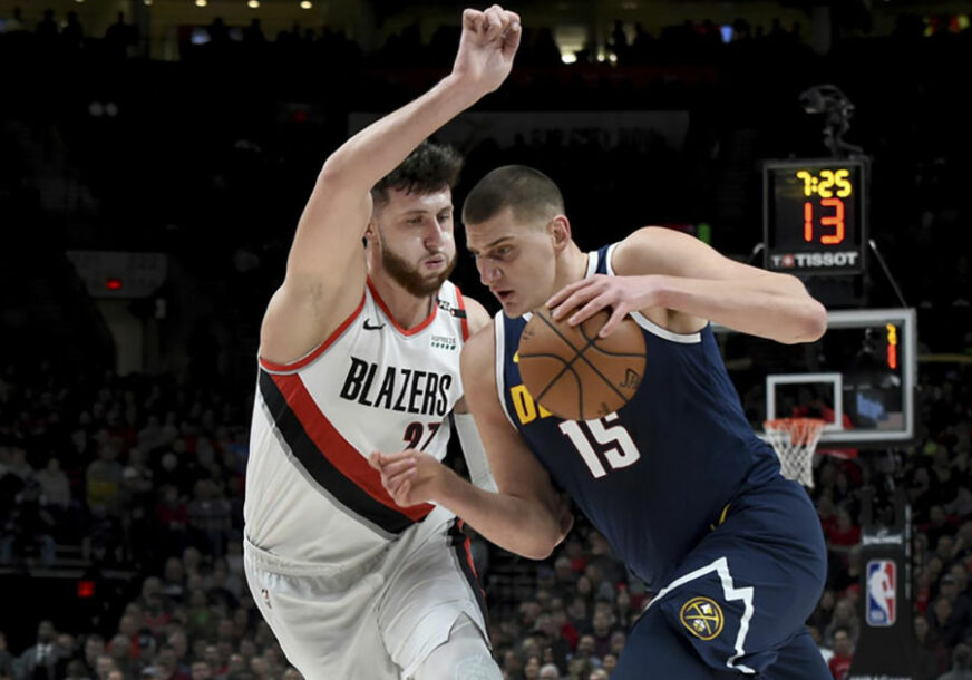 NBA DRAMA U PORTLANDU Kad Jokić pošalje Nurkića "po burek" i fintom presudi rivalu (VIDEO)