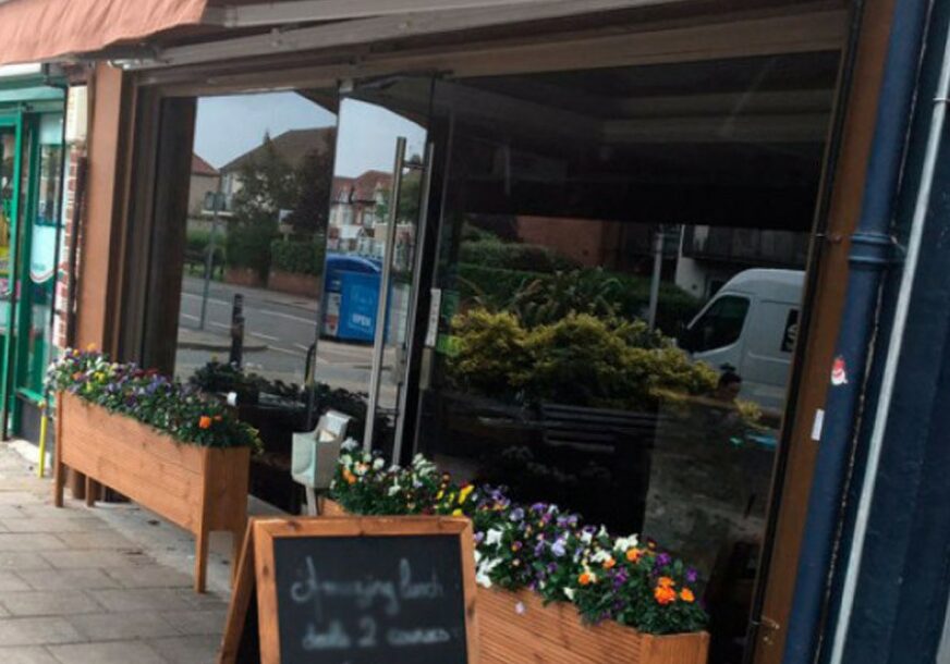 ODUŠEVIO MILIONE LJUDI Vlasnik turskog restorana u Londonu odlučio je da ovo uradi povodom božićnih praznika (FOTO) 