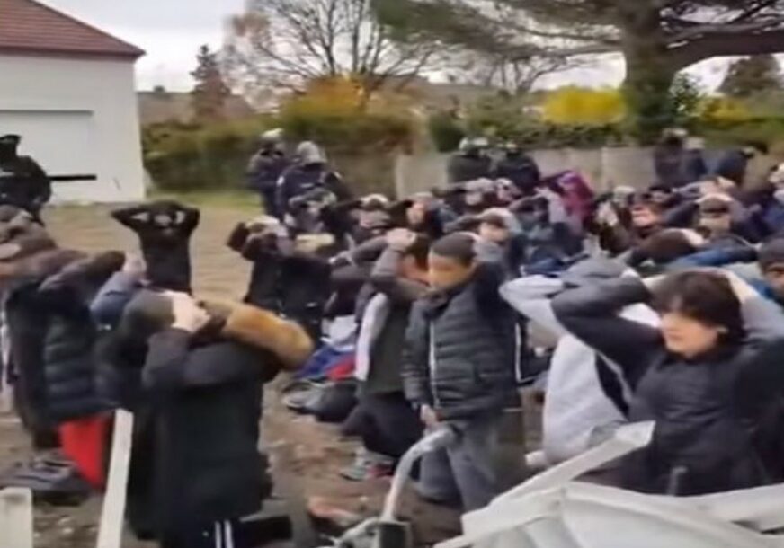 “OVO JE ČAS DOBROG PONAŠANJA” Snimak hapšenja srednjoškolaca tokom protesta uznemirio Francusku (VIDEO)