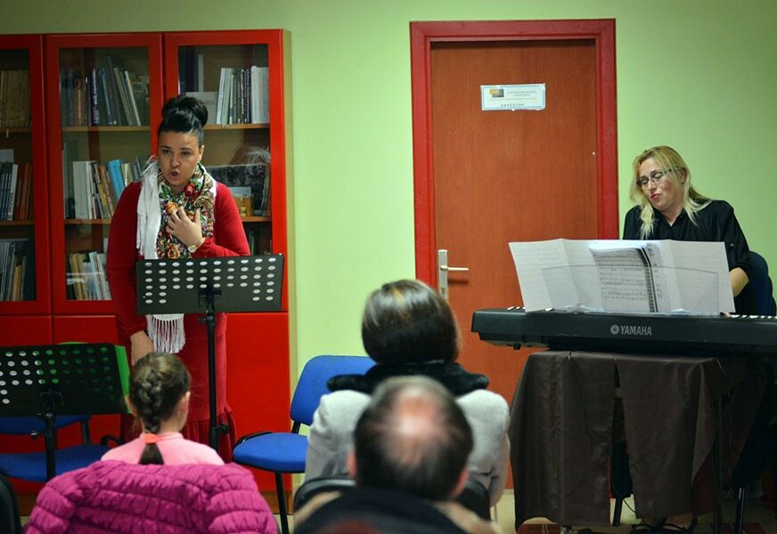 U Srebrenici održano veče klasične muzike i poezije "Duša riječi i tona"