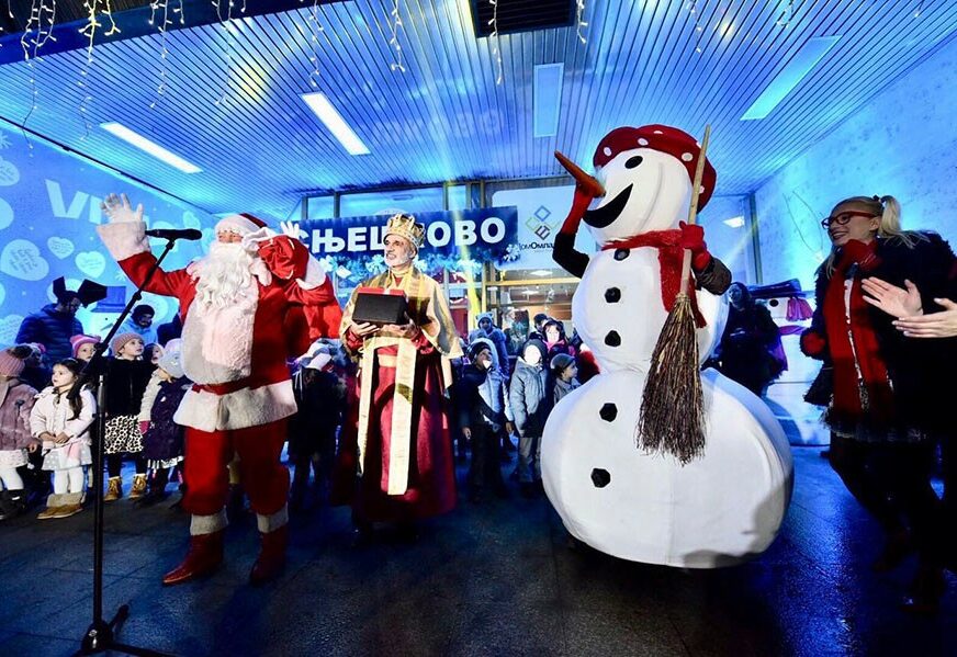 Otvorena manifestacija "Snješkovo", čarolija za najmlađe traje do 30. decembra (FOTO)