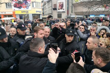 STALI UZ PORODICU DRAGIČEVIĆ Političari osudili današnja hapšenja u Banjaluci