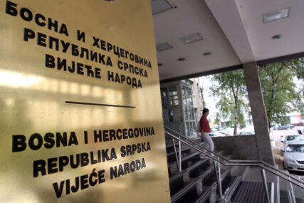 Vijeća naroda Srpske: Nije usaglašen Zakon o lijekovima i medicinskim sredstvima