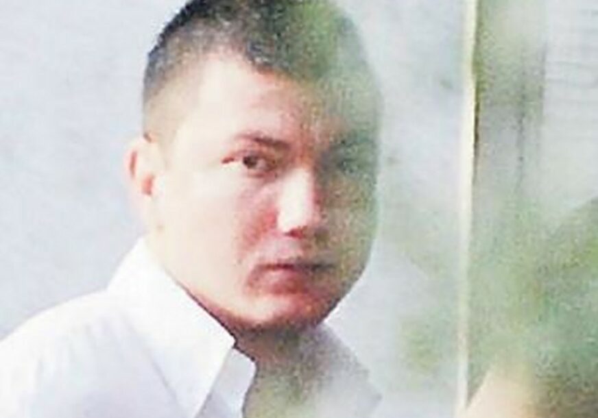 UZBURKAVAJU SE STRASTI Vođa kavačkog klana i misteriozni muškarac objavili čitulju ubijenom Roganoviću i njom POSLALI PORUKU UBICAMA (FOTO)