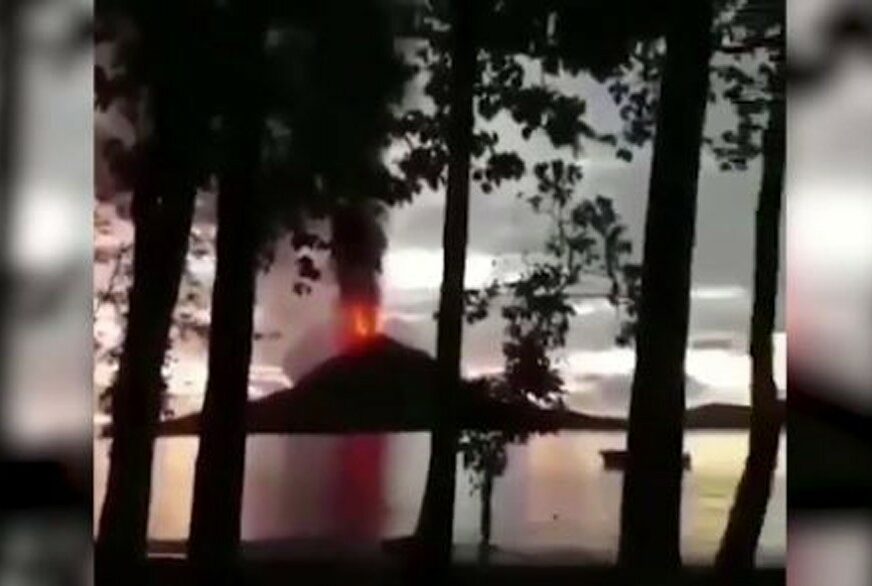BIJESNO “DIJETE KRAKATAUA” Ovo je erupcija vulkana koja je izazvala SMRTONOSNI CUNAMI (VIDEO)