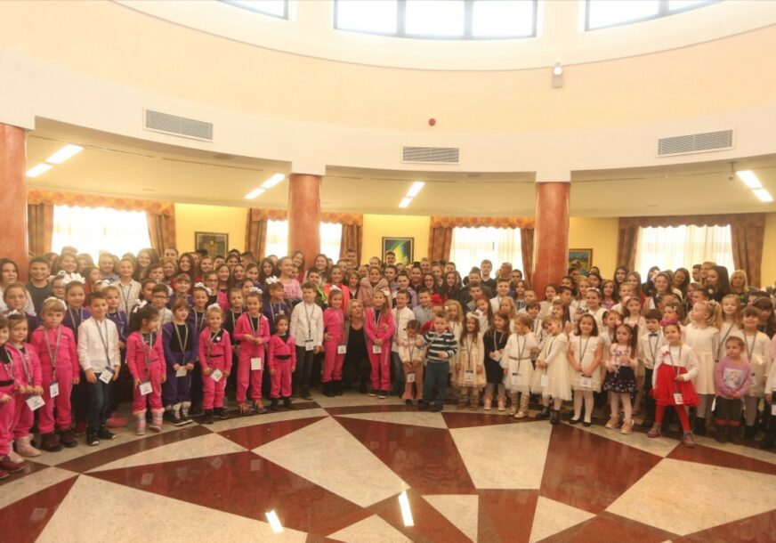 PRIJEM ZA UČESNIKE HUMANITARNE AKCIJE Palata Republike ispunjena pjesmom, igrom i dječijim smijehom (FOTO)