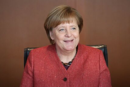 "OTJERATI TAMNE OBLAKE" Angela Merkel za obnovu dijaloga Beograda i Prištine