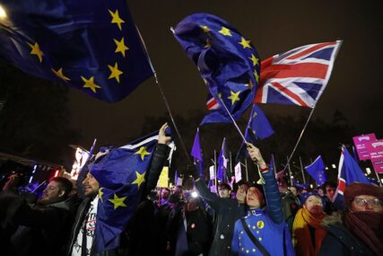 BREGZIT BEZ DOGOVORA SA EU Britanska vlada pokušava da suspenduje parlament