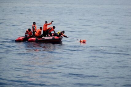 MEĐU POGINULIMA BILE I TRUDNICE Brod sa migrantima potonuo, stradalo 13 žena