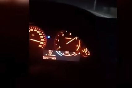 VAPAJ UPLAŠENE DJEVOJKE Snimao dok je vozio 240 km/h, djevojka panično vrištala "POLAKO, POGINUĆEMO" (VIDEO)