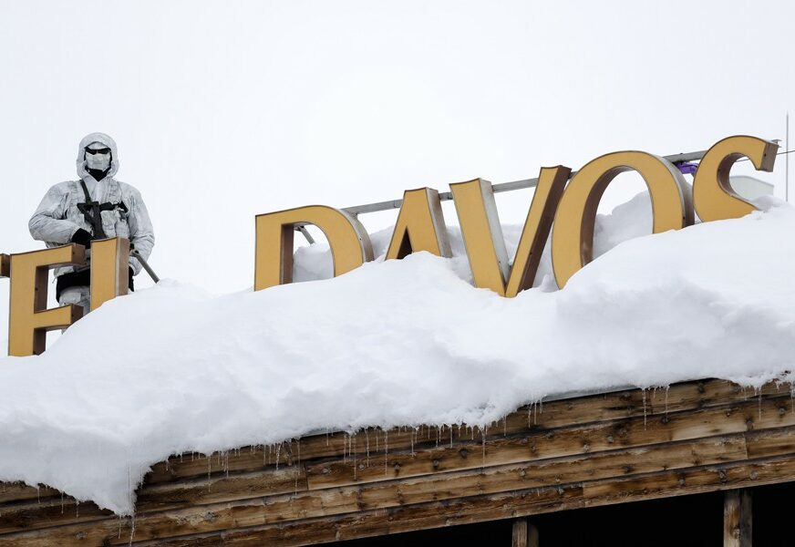 STRATEGIJE ZA ELITU ILI ZA PLANETU Davos u znaku tmurnih perspektiva globalne ekonomije