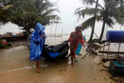 UŽAS U INDONEZIJI Poplave odnijele 89 života, povrijeđeno159 osoba